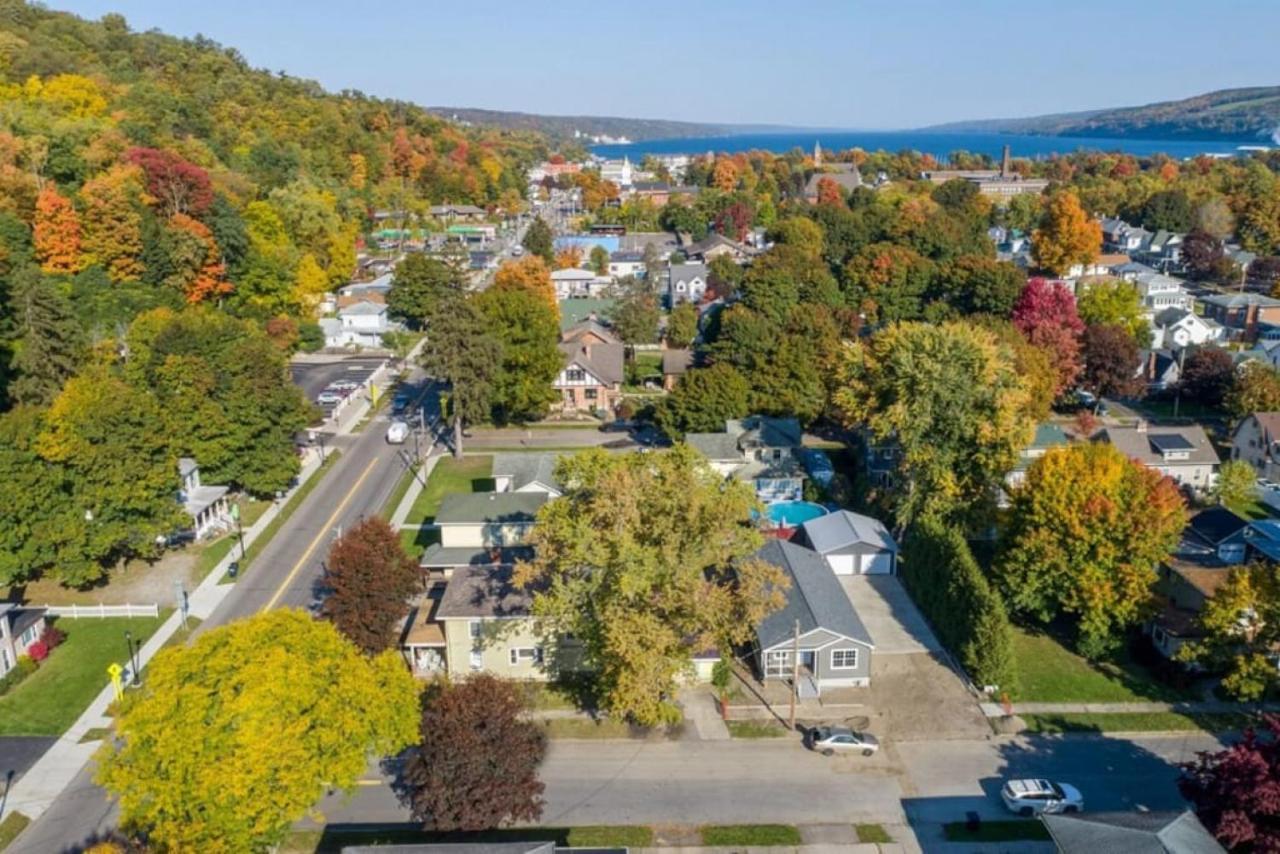 Home In The Heart Of Watkins Glen With Hot Tub And Game Rm Exterior photo