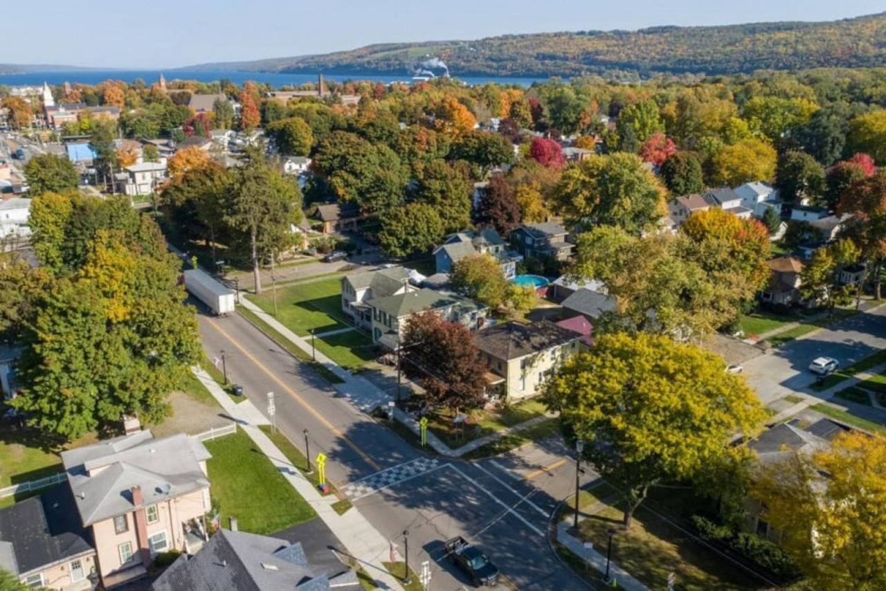 Home In The Heart Of Watkins Glen With Hot Tub And Game Rm Exterior photo